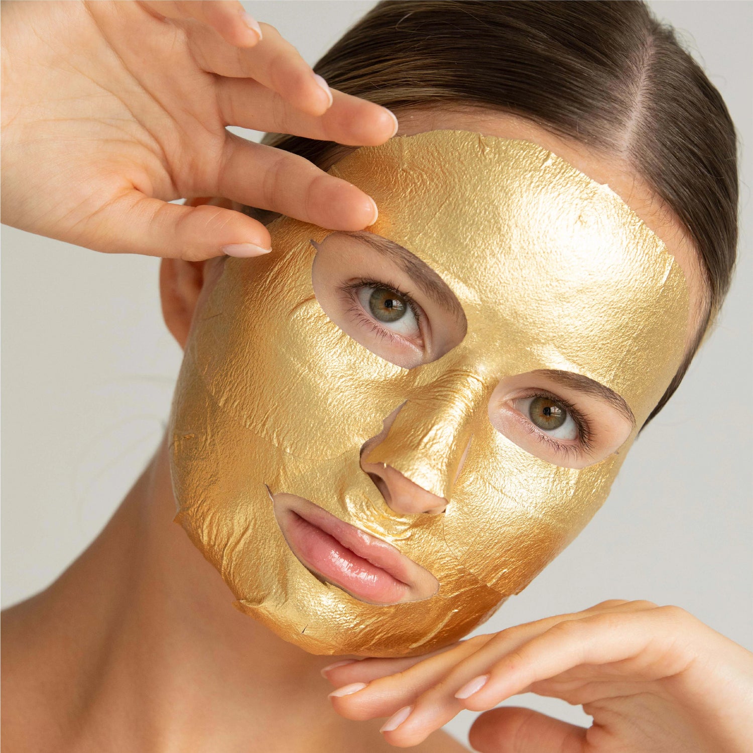 woman wearing LAPCOS 24K Gold Foil Sheet Face Mask